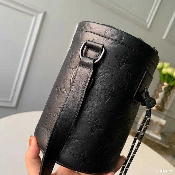 WIS LOUIS BAG NANO VUITTON CHALK 0224